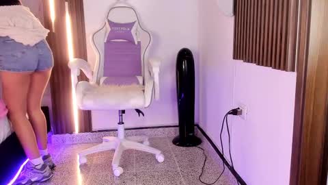 Snapshot of valloletsamar chatting on October 2025 11:44:02 AM Vallolet Peach  online show from October 2025 11:44:02 AM