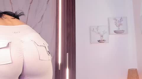 Vallolet Peach  online show from July 2026 12:11:01 PM