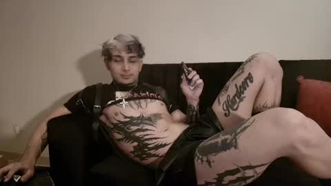 david guzman i model independenthelp me with a thumbs up online show from March 2025 02:25:01 AM