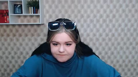 Snapshot of vandaray_ chatting on March 2025 01:21:01 PM Vanda online show from March 2025 01:21:01 PM