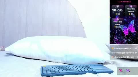 Snapshot of vane_lips chatting on September 2025 11:37:01 AM V A N E online show from September 2025 11:37:01 AM