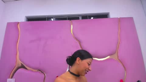 Snapshot of vanelin18 chatting on November 2025 11:27:01 PM Vane online show from November 2025 11:27:01 PM