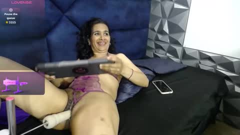 Snapshot of vanessa_7_ chatting on November 2025 09:02:02 PM Vanessa online show from November 2025 09:02:02 PM