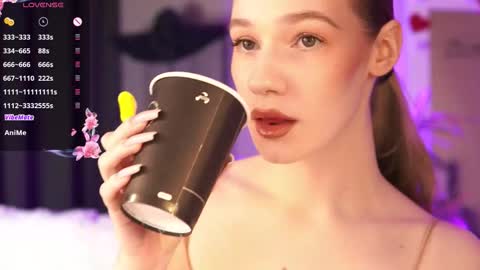 Snapshot of vanessa__lui chatting on February 2026 04:29:01 PM Vanessa online show from February 2026 04:29:01 PM