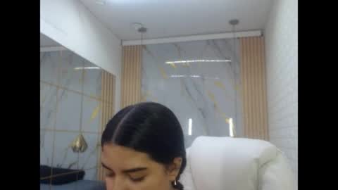 vanessa online show from April 2026 07:03:01 PM