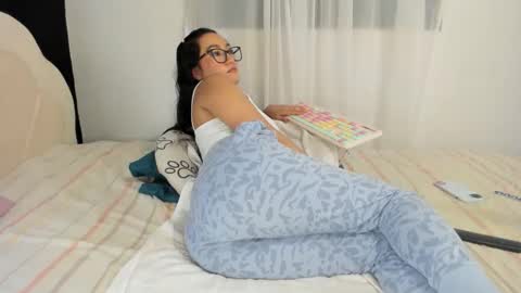 Vanessa online show from December 2025 01:14:02 AM