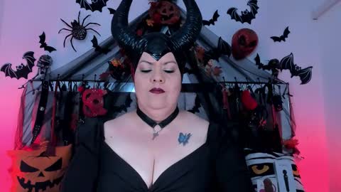 Snapshot of vanessa_moka chatting on October 2025 12:17:02 PM Vanessa online show from October 2025 12:17:02 PM