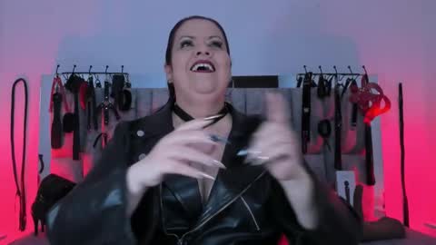 Snapshot of vanessa_moka chatting on November 2025 12:05:01 PM Vanessa online show from November 2025 12:05:01 PM