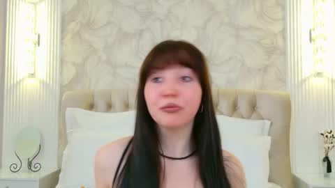 Vanessa online show from October 2025 03:32:01 PM