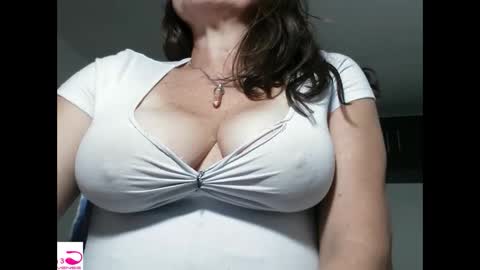 Snapshot of vanessared2 chatting on November 2025 01:50:02 AM Vanesared2 online show from November 2025 01:50:02 AM