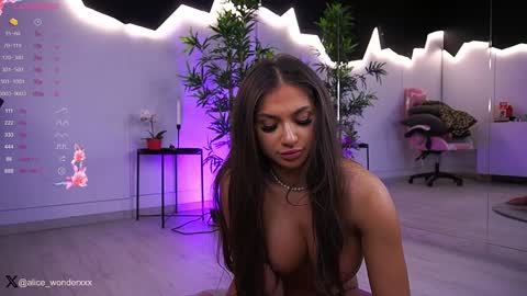 Vanessa Simon online show from December 2024 08:16:01 AM