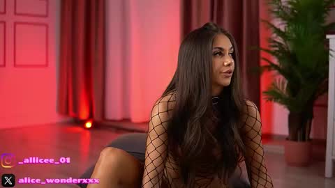 Vanessa Simon online show from November 2025 06:30:02 AM