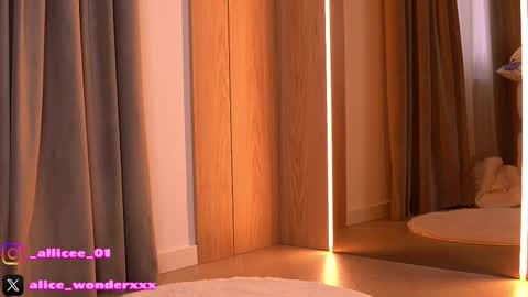 Vanessa Simon online show from March 2026 06:13:02 AM