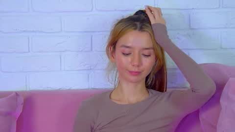 Snapshot of vanessavienne chatting on February 2026 05:15:01 AM VanessaVienne online show from February 2026 05:15:01 AM