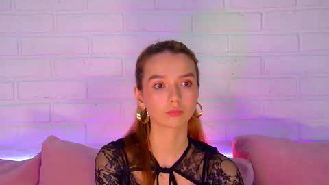 Snapshot of vanessavienne chatting on February 2026 04:33:02 AM VanessaVienne online show from February 2026 04:33:02 AM