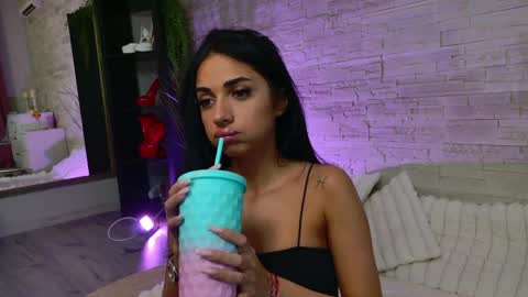 Snapshot of vanessavosss chatting on May 2026 04:33:02 PM Vanessa online show from May 2026 04:33:02 PM
