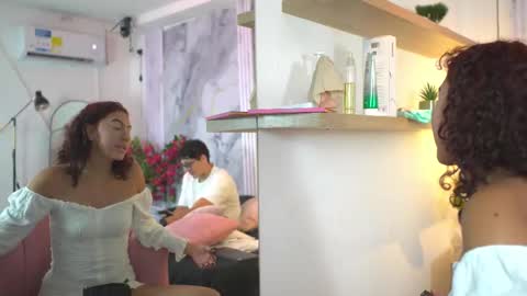 vanilla_hot_ online show from October 2025 07:36:02 PM