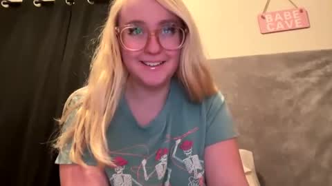 Snapshot of vanillapuddingpie chatting on January 2025 01:49:01 AM vanillapuddingpie online show from January 2025 01:49:01 AM