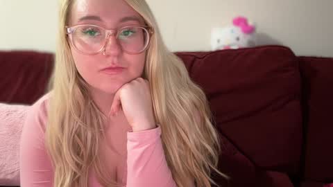 Snapshot of vanillapuddingpie chatting on January 2025 03:58:02 AM vanillapuddingpie online show from January 2025 03:58:02 AM