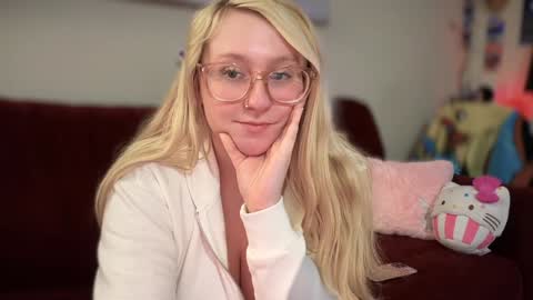 Snapshot of vanillapuddingpie chatting on February 2025 02:51:02 AM vanillapuddingpie online show from February 2025 02:51:02 AM