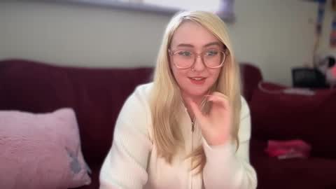 Snapshot of vanillapuddingpie chatting on February 2025 07:05:02 PM vanillapuddingpie online show from February 2025 07:05:02 PM