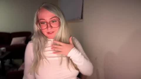 Snapshot of vanillapuddingpie chatting on November 2025 01:28:01 AM vanillapuddingpie online show from November 2025 01:28:01 AM