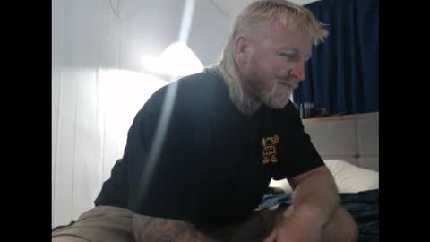 Snapshot of vanillarickjames chatting on December 2025 11:11:02 PM Vanillaking95 online show from December 2025 11:11:02 PM