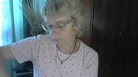 Vanillaxcreamy online show from October 2025 08:44:01 AM