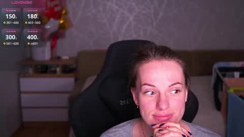 Snapshot of vanille_mystery chatting on October 2025 04:51:02 PM Sophie online show from October 2025 04:51:02 PM