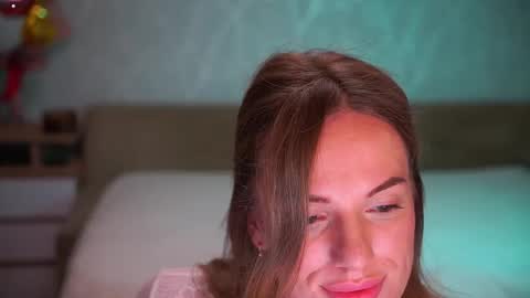 Snapshot of vanille_mystery chatting on November 2025 08:44:01 PM Sophie online show from November 2025 08:44:01 PM