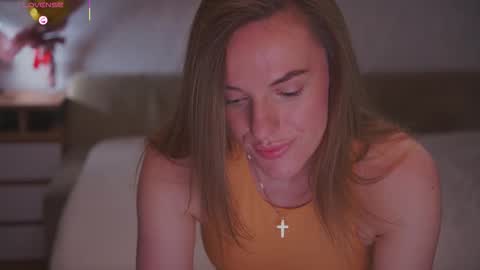 Snapshot of vanille_mystery chatting on November 2025 07:58:01 PM Sophie online show from November 2025 07:58:01 PM