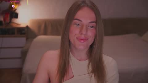 Snapshot of vanille_mystery chatting on December 2025 10:05:01 PM Sophie online show from December 2025 10:05:01 PM