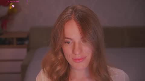 Snapshot of vanille_mystery chatting on December 2025 07:40:02 PM Sophie online show from December 2025 07:40:02 PM