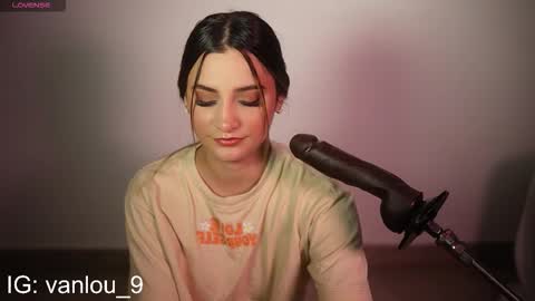 Vanilu online show from October 2025 01:38:01 AM