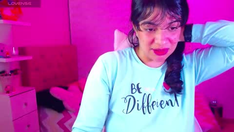 Snapshot of vannessa_shy chatting on December 2024 02:13:02 AM Vanesa online show from December 2024 02:13:02 AM