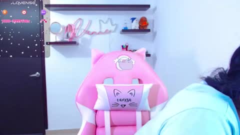 Snapshot of vannessa_shy chatting on February 2025 08:34:01 PM Vanesa online show from February 2025 08:34:01 PM