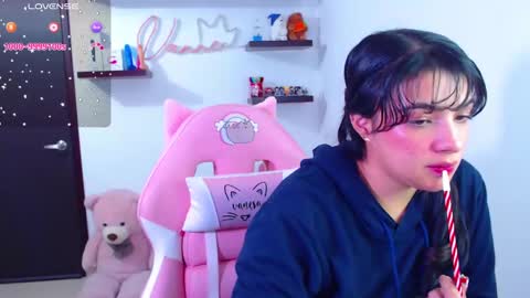 Snapshot of vannessa_shy chatting on March 2025 10:10:01 PM Vanesa online show from March 2025 10:10:01 PM