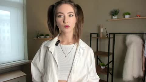 Charline online show from April 2026 10:03:02 AM