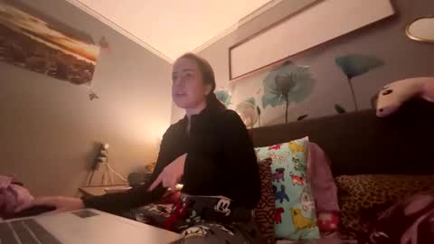 vaua089 online show from November 2025 02:33:01 AM