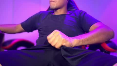 vayzenxx online show from May 2026 10:25:02 PM