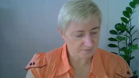 vea_motty online show from November 2025 12:18:01 PM