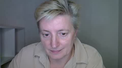 vea_motty online show from November 2025 08:30:01 PM