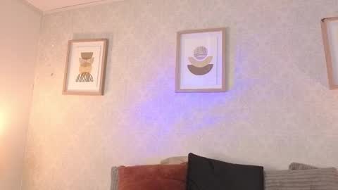 Vee Simons online show from November 2025 07:57:01 PM