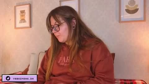 Vee Simons online show from February 2026 07:45:01 PM