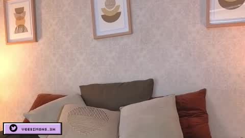 Vee Simons online show from March 2026 07:53:02 PM