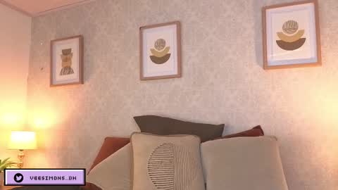 Vee Simons online show from March 2026 09:03:02 PM