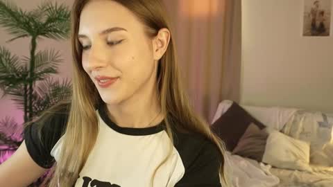 Snapshot of vegas_v chatting on November 2025 12:48:01 PM Maria online show from November 2025 12:48:01 PM