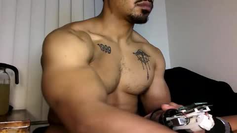 Snapshot of vegasluv702 chatting on October 2025 06:21:01 AM Vegas Love online show from October 2025 06:21:01 AM