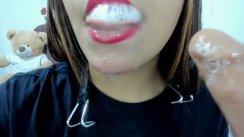 Snapshot of veky_saliva01 chatting on January 2025 05:55:01 PM camila online show from January 2025 05:55:01 PM