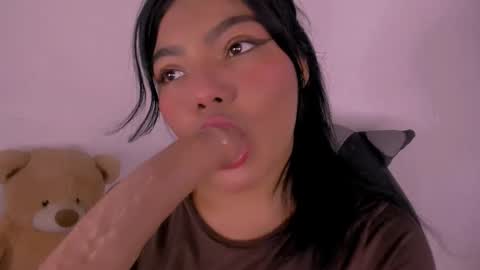 Snapshot of veky_saliva01 chatting on October 2025 03:29:02 PM camila online show from October 2025 03:29:02 PM